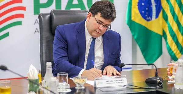Servidores do Piauí terão reajuste geral de 5,6%, anuncia governador