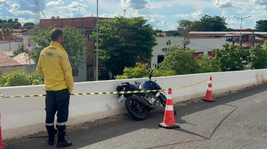 Entenda o que houve com motociclista que caiu da ponte em Timon MA