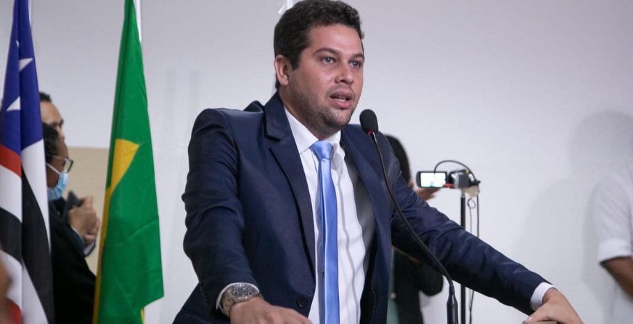 A enigmática revelação de Flávio Bolsonaro a um vereador de Timon em Brasília