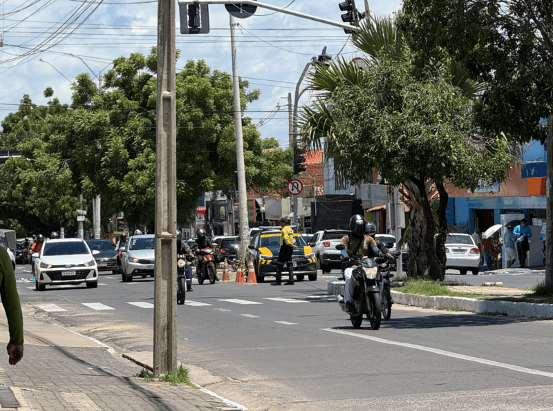 Mudanças no Cruzamento da Avenida Joaquim Nelson com Av. Principal do Dirceu