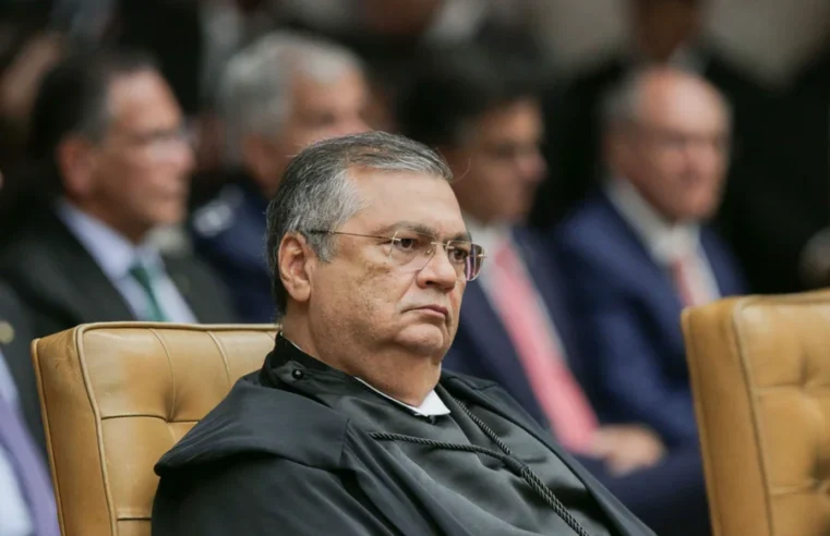 Dino suspende quebra de sigilo de empresária amiga de Lulinha em CPMI