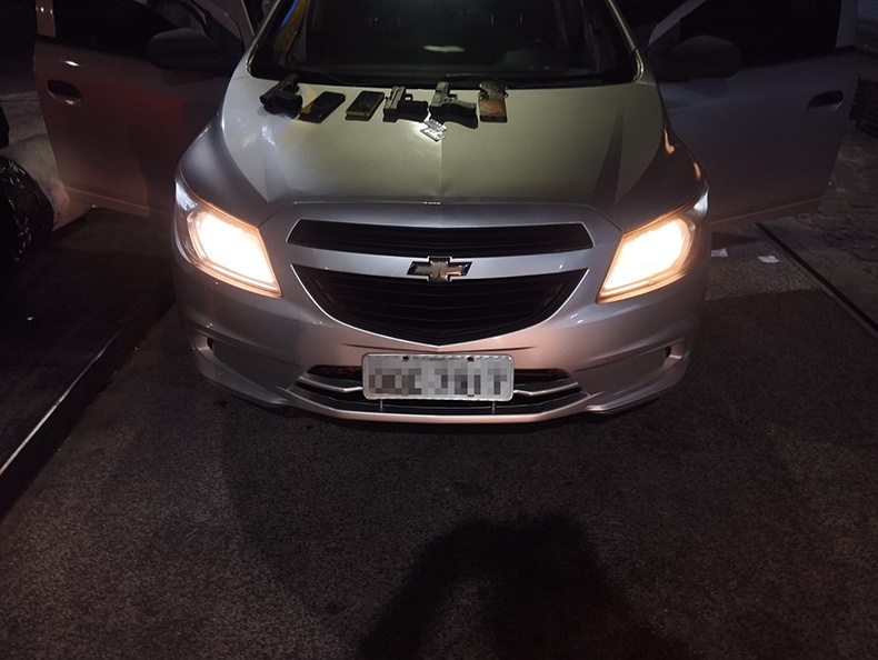 Adolescentes são apreendidos após fazer motorista de aplicativo refém