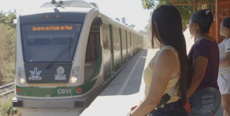 Transporte gratuito começa a mudar rotina de moradores do Colorado e Todos os Santos