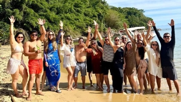 Empresário timonense celebra aniversário em cenário paradisíaco de Angra dos Reis