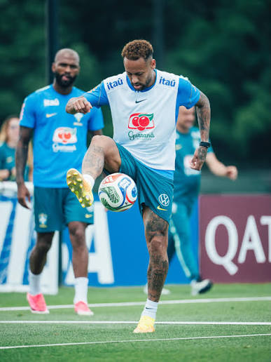 Neymar pode fazer estreia na Copa do Mundo em duelo decisivo do Brasil contra a Escócia